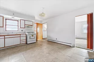 203 Westervelt Pl, Lodi, NJ 07644 - Photo 10