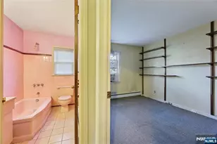 9-14 Essex Pl, Fair Lawn, NJ 07410 - Photo 8