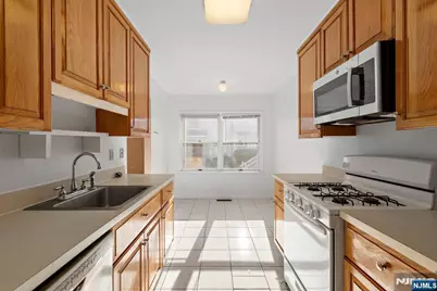 130 Panorama Drive, Edgewater, NJ 07020 - Photo 6