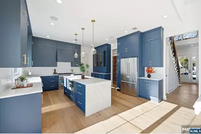 4 Maplewood Drive, Livingston, NJ 07039 - Photo 18