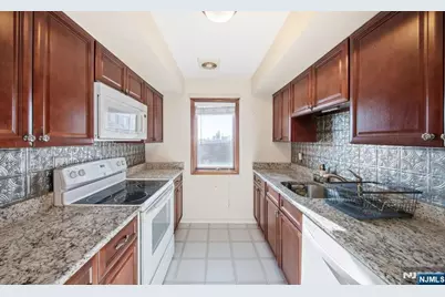 314 Palisade Avenue B1 #B1, Cliffside Park, NJ 07010 - Photo 6