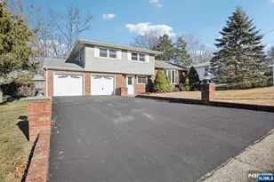 27 Stanford Pl, Wayne, NJ 07470 - Photo 2