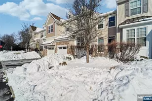 8 Masterson Ct, Waldwick, NJ 07463 - Photo 4