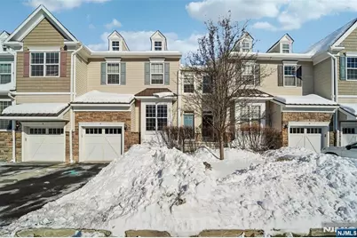 8 Masterson Court, Waldwick, NJ 07463 - Photo 2