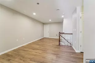 8 Masterson Ct, Waldwick, NJ 07463 - Photo 26