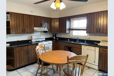 18 Schuyler Avenue, Kearny, NJ 07032 - Photo 6