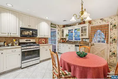 170 Hickory Avenue, Tenafly, NJ 07670 - Photo 8