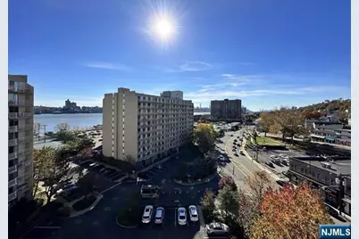 1077 River Road 910 #910, Edgewater, NJ 07020 - Photo 2