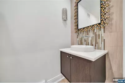 516 Undercliff Avenue, Edgewater, NJ 07020 - Photo 12