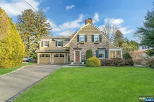 24 Sutton Dr, Ho Ho Kus, NJ 07423 - Photo 2