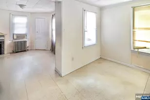 22-24 Kensington Pl, East Orange, NJ 07017 - Photo 8