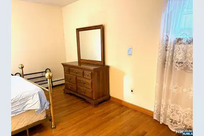 401 Stuyvesant Avenue, Lyndhurst Township, NJ 07071 - Photo 10