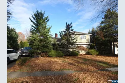 31 Leonard Drive, Old Tappan, NJ 07675 - Photo 2
