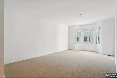 252 The Promenade 9-252 #9-252, Edgewater, NJ 07020 - Photo 16