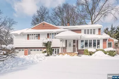 27 Balston Drive, Verona, NJ 07044 - Photo 2