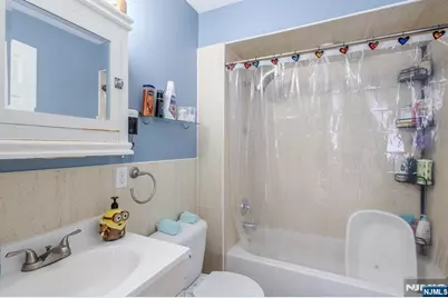 19 Valsumo, Newark, NJ 07105 - Photo 14