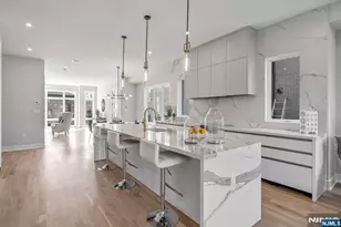 2445 E Camner St, Fort Lee, NJ 07024 - Photo 16