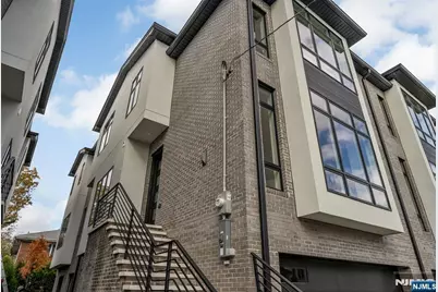 2451 E Camner Street 2451 #2451, Fort Lee, NJ 07024 - Photo 2