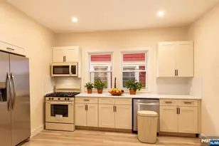 189 Oraton Pkwy, East Orange, NJ 07017 - Photo 10