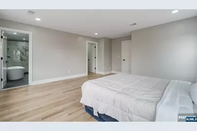 83 Madison Avenue, Rochelle Park Township, NJ 07662 - Photo 16