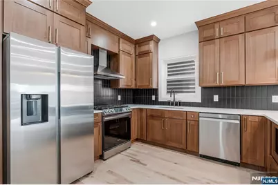 9 Voorhees, Newark, NJ 07103 - Photo 18