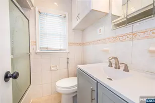 14 Hudson St, Bergenfield, NJ 07621 - Photo 18