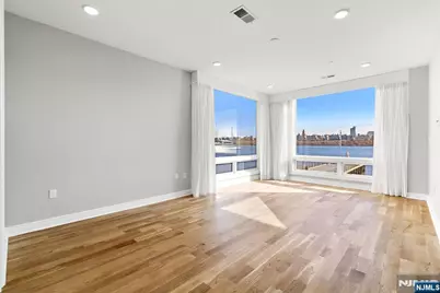 9 Somerset Lane 222 #222, Edgewater, NJ 07020 - Photo 12