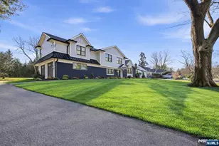 442 Ellis Pl, Wyckoff Township, NJ 07481 - Photo 2