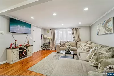 342 Lincoln Avenue, Elmwood Park, NJ 07407 - Photo 4