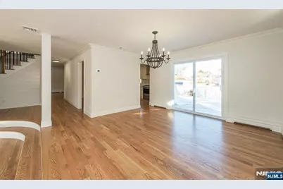 7 Shaw Court, Fairfield, NJ 07004 - Photo 4