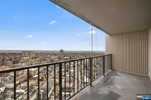 300 Winston Dr 2502, Cliffside Park, NJ 07010 - Photo 8