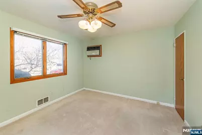 48 Center Court, Garfield, NJ 07026 - Photo 12