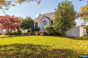 124 Hazley Ave, Rochelle Park Township, NJ 07662 - Photo 2