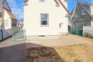 44 Tulip St, Bergenfield, NJ 07621 - Photo 2