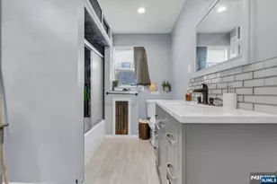 297 Hamilton Pl, Hackensack, NJ 07601 - Photo 10