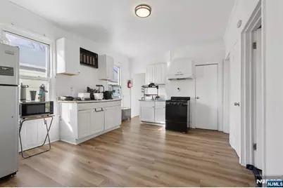39 Thomas Street, Paterson, NJ 07503 - Photo 6