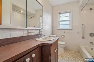 295 Georgian Dr, Paramus, NJ 07652 - Photo 24