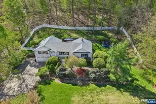 63 Danebury Downs, Upper Saddle River, NJ 07458 - Photo 2
