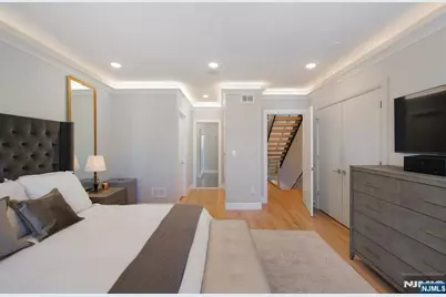 606 Undercliff Avenue 1 #1, Edgewater, NJ 07020 - Photo 12