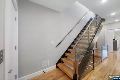 606 Undercliff Avenue 1 #1, Edgewater, NJ 07020 - Photo 20