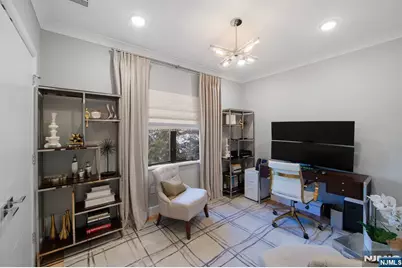 606 Undercliff Avenue 1 #1, Edgewater, NJ 07020 - Photo 16