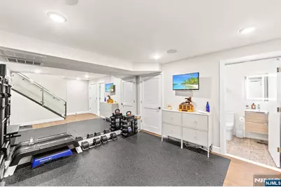 606 Undercliff Avenue 1 #1, Edgewater, NJ 07020 - Photo 30