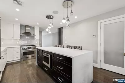 746 Undercliff Avenue B #B, Edgewater, NJ 07020 - Photo 12