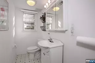 18 Schirra Dr, Wanaque, NJ 07465 - Photo 32