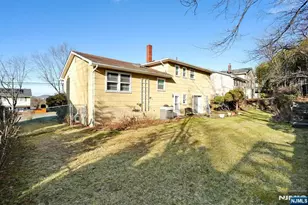 18 Schirra Dr, Wanaque, NJ 07465 - Photo 40