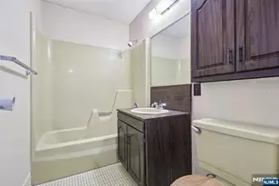 555 North 19W, Fort Lee, NJ 07024 - Photo 8