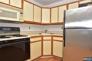 907 Thoreau Ct, Mahwah, NJ 07430 - Photo 6