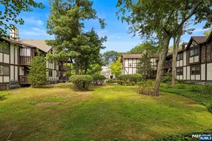 1612 Faulkner Ct, Mahwah, NJ 07430 - Photo 10