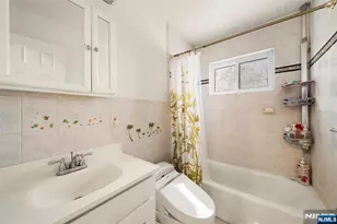 525 Chestnut St, Ridgefield, NJ 07657 - Photo 14