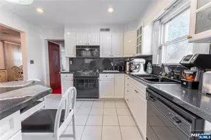 1806 Rensselaer Rd, Teaneck Township, NJ 07666 - Photo 6